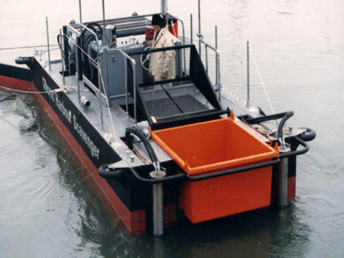 Umweltschutzboot Berufsschiff - Harbour Scavenger - Vikoma International - Katamaran
