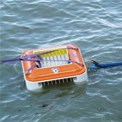 Ölskimmer mit Wehr - Komara Midi 2  - Vikoma International - Bürsten / Scheiben / oleophilen Materialien