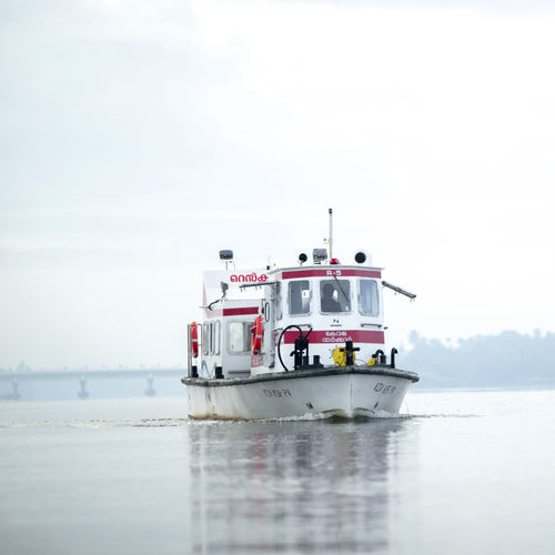 Rettungsboot Berufsschiff - RUDHI - Navgathi Marine Design & Constructions - Taucherbasisboot / Hospitalschiff / Innenborder
