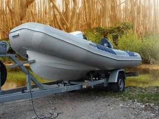 Außenborder-Schlauchboot - Marlin - 480 - RIKU-Küffer - halbstarr / mit Jockey-Konsole / für die Fischerei