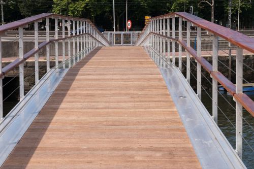 Schwimmende Gangway - Astilleros Amilibia U S.L. - manuell / Aluminium