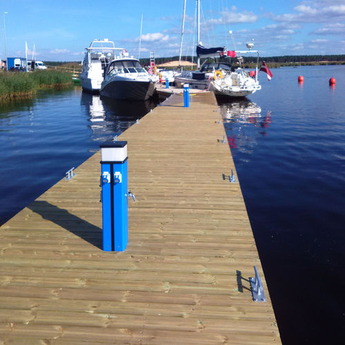 Säule mit integrierter Beleuchtung - ORIGINAL - Marina & Holiday Park Solutions Ltd - RMCS - Stromversorgung / Wasserversorgung / für Steg