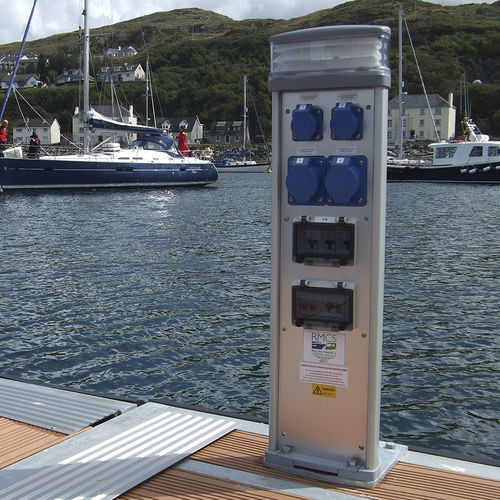 Säule mit integrierter Beleuchtung - STERLING - Marina & Holiday Park Solutions Ltd - RMCS - Stromversorgung / für Steg / LED