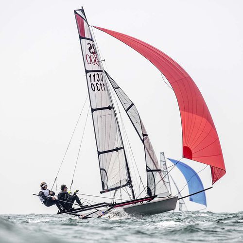 Zweihandjolle - 800 - RS Sailing France - Skiff / Regatta / mit Doppeltrapez