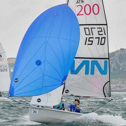 Zweihandjolle - 200 - RS Sailing France - Regatta / asymmetrischer Spinnaker