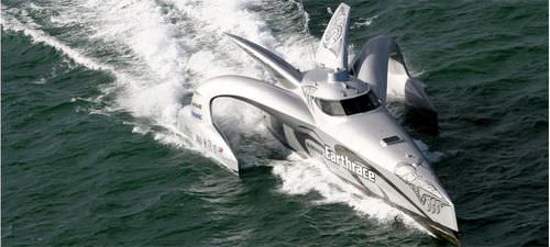 Motor-Trimarane Motoryacht - Earthrace / Ady Gil - LOMOcean Design - schnell / mit Steuerhaus / Verdränger Rumpf