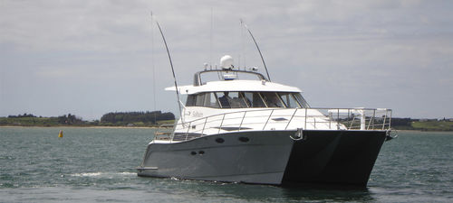 Express-Cruiser / Katamaran - Solitaire - LOMOcean Design - Innenborder / Sportfischer