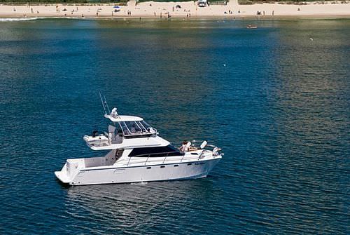 Express-Cruiser / Katamaran - 42 - ArrowCat Marine - Innenborder / Flybridge