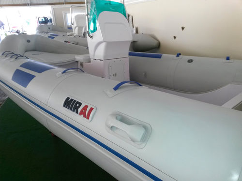 Außenborder-Schlauchboot - 5,00 mt - MIRAI - RIB / mit Mittelkonsole / max. 8 Personen