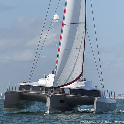 Trimaran - 65 EVOLUTION - NEEL-TRIMARANS - für Kreuzfahrten / 4 Kabinen / Flybridge
