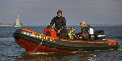 Patrouillenboot Berufsschiff - 5.8M - Tornado Boats - Rettungsboot / Taucherbasisboot / Außenborder
