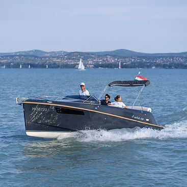 Innenborder-Konsolenboot - E-spirit 730 - Stickl Kft - elektrisch / mit Seitenkonsole / max. 9 Personen