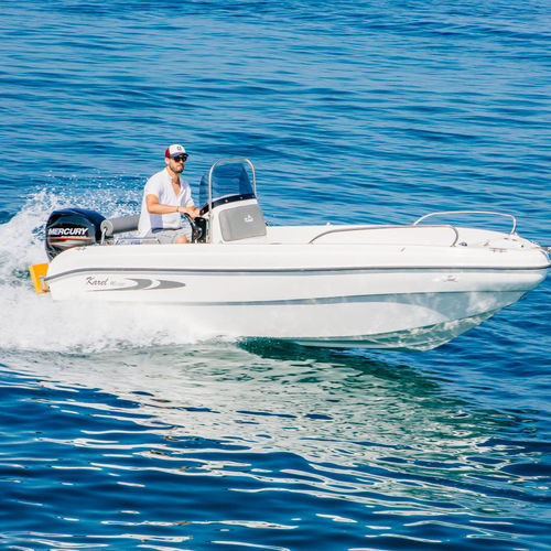 Außenborder-Konsolenboot - 480  - Karel Boats - mit Mittelkonsole / Sechssitzer / Sonnendeck
