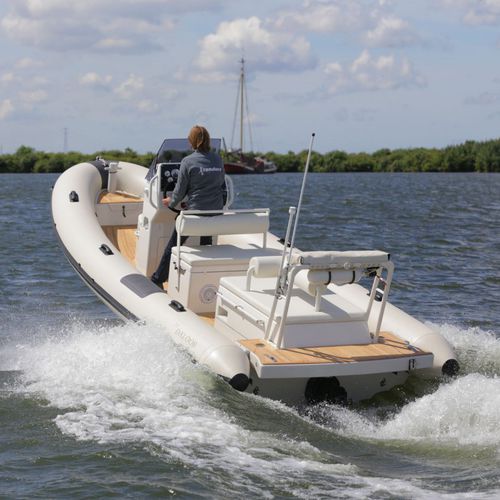 Rettungsboot Berufsschiff - SOLAS Series - Xtenders - Innenborder / Carbon / Festrumpf-Schlauchboot