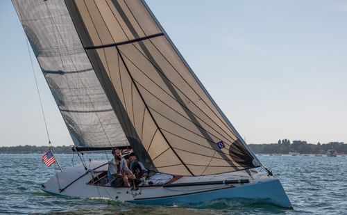 Daysailer-Segelboot - POLAR BEAR - CHANTIER DES ILEAUX - Holz / mit Carbonmast