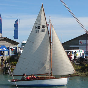 Traditionelles Segelboot - Noirmoutrin  - CHANTIER DES ILEAUX - 2 Kojen / Holz