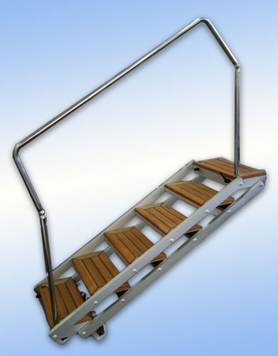 Gangway für Yacht - Calistri Giacinto snc - faltbar / Treppe / manuell
