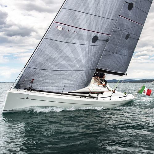 Segelboot für Fahrten- und Regattasegeln - 9.98 - Italia Yachts - Ocean Racing / 2 Kabinen / mit Doppelsteuerrad