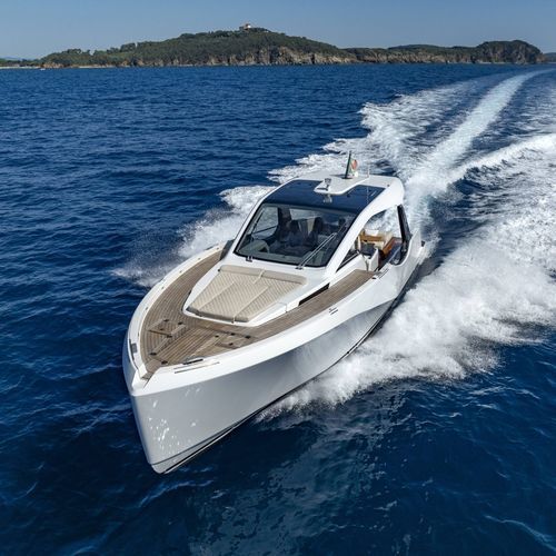Cabin-Cruiser / Außenborder - 43 veloce - Italia Yachts - Innenborder / zweimotorig / dreimotorig