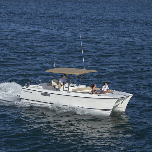 Katamaran-Konsolenboot - L90 LX - Aspen Power Catamarans - Innenborder / dieselbetrieben / zweimotorig