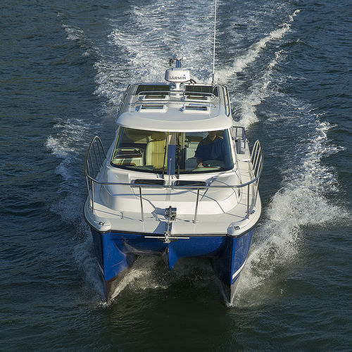 Express-Cruiser / Katamaran - C100 - Aspen Power Catamarans - Innenborder / zweimotorig / Hardtop