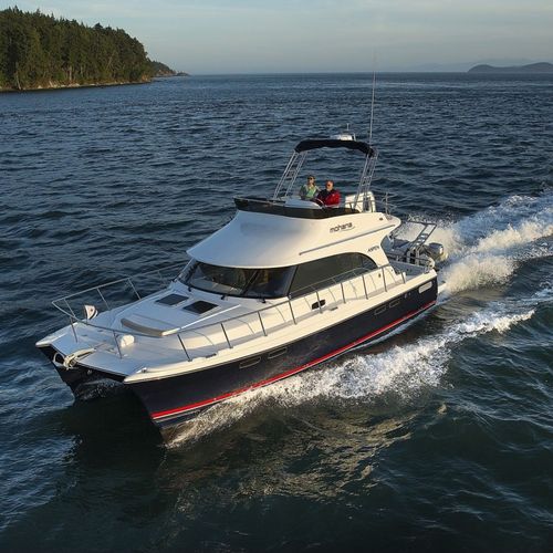Express-Cruiser / Katamaran - C120  - Aspen Power Catamarans - Außenborder / zweimotorig / Flybridge