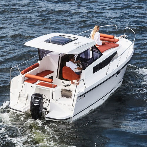 Cabin-Cruiser / Außenborder - Nexus Revo 870 - Northman Krysztof Stepniak  - Verdränger Rumpf / Hardtop / 2 Kabinen