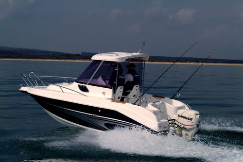 Angelboot für Tagesfahrten / Außenborder - 550 PILOTHOUSE - Mazury Sp. z o.o.  - mit Steuerhaus / max. 4 Personen / mit Kabine