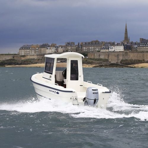Angelboot für Tagesfahrten / Außenborder - Fisher 21 - SMARTLINER - mit Steuerhaus / Glasfaser / max. 7 Personen