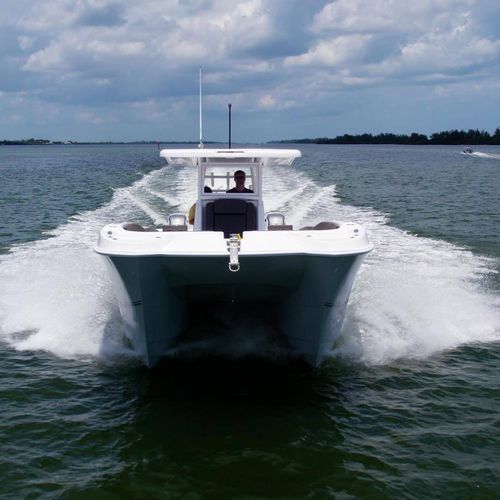 Express-Cruiser / Katamaran - 340 GFX - Twin Vee Catamarans, Inc. - Außenborder / zweimotorig / Open