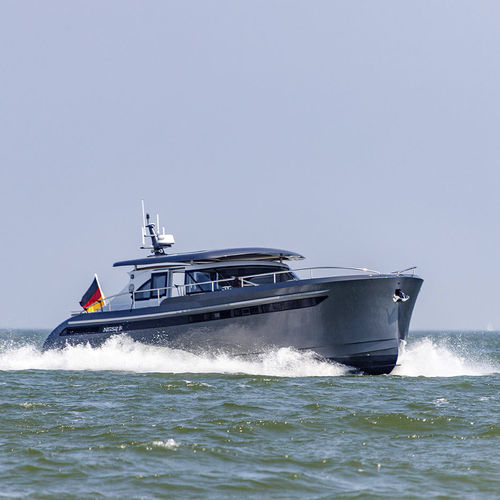 Motoryacht für Kreuzfahrten - 52 S PERFORMANCE - Steeler Yachts - Hochleistung / Hardtop / mit Steuerhaus