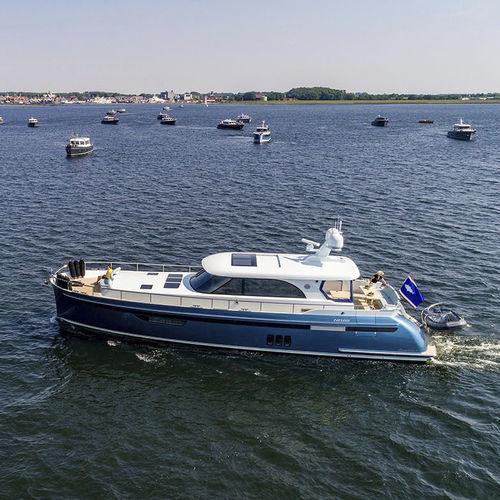 Motoryacht für Kreuzfahrten - 65S LONG RANGE - Steeler Yachts - Flybridge / 3 Kabinen / 8 Kojen