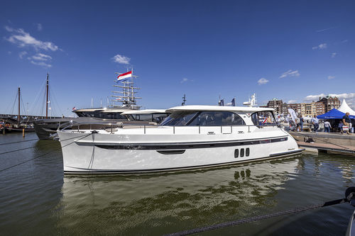 Express-Cruiser / Innenborder - 50S LONG RANGE - Steeler Yachts - Diesel / Hardtop / für Kreuzfahrten