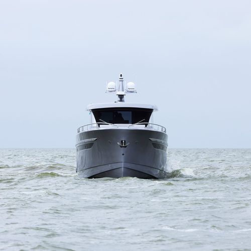 Motoryacht für Kreuzfahrten - UNIQUE - Steeler Yachts - mit Steuerhaus / IPS / 2 Kabinen