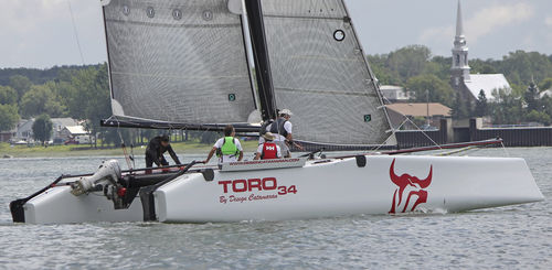 Katamaran - TORO 34S - Design Catamaran Inc - für Fahrten- und Regattasegeln / 4 Kojen / trailerbar