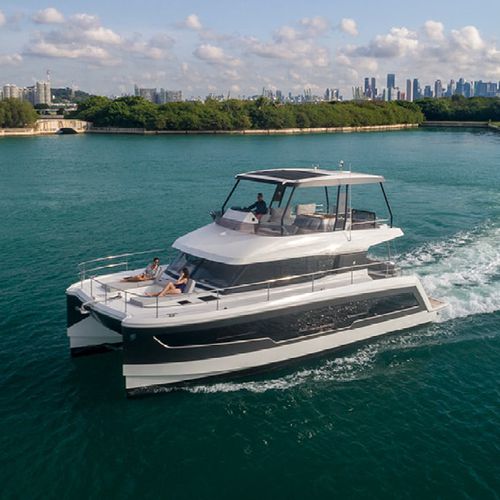 Express-Cruiser / Katamaran - MY5 - Fountaine Pajot Motor Yachts - Innenborder / zweimotorig / Flybridge