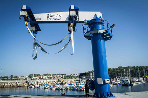 Kran für Yachthafen - YPMarinas - mit schwenkbarem Ausleger