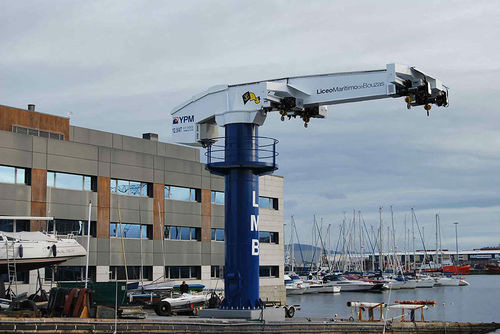 Kran für Yachthafen - COUNTERWEIGHT - YPMarinas - mit schwenkbarem Ausleger