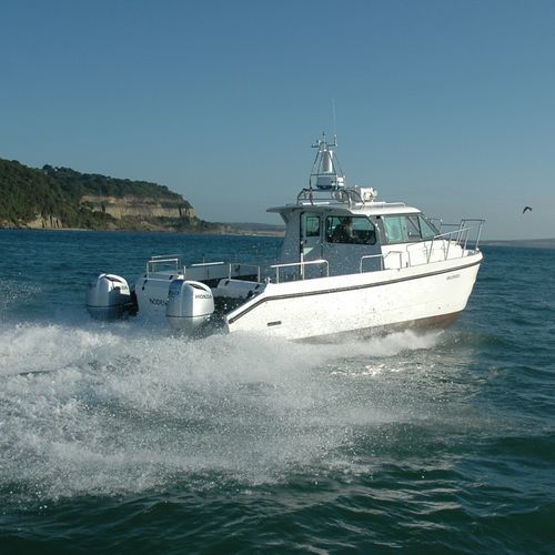 Cabin-Cruiser / Katamaran - NODENS - Cheetah Marine - Außenborder / zweimotorig / Hardtop