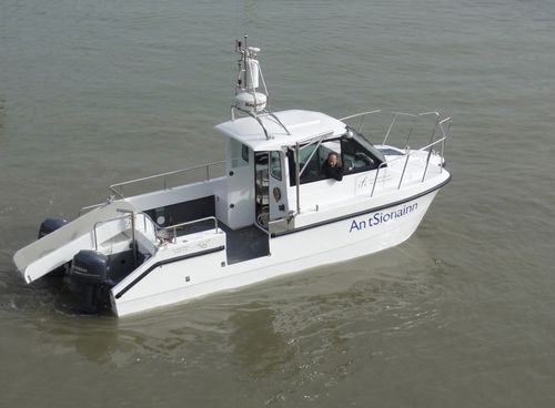 Patrouillenboot Berufsschiff - An tSionainn - Cheetah Marine - Katamaran / Außenborder