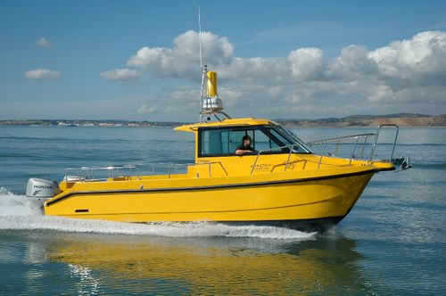 Angelboot für Tagesfahrten / Katamaran - Moonstone - Cheetah Marine - Außenborder / zweimotorig / mit geschlossenem Cockpit