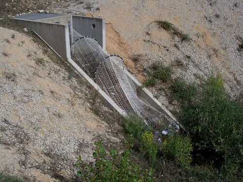 Netz zur Schadstoffbekämpfung - Thalassa - V2O Marine - Abfallentsorgung / am Ausgang des Abwasserkanals
