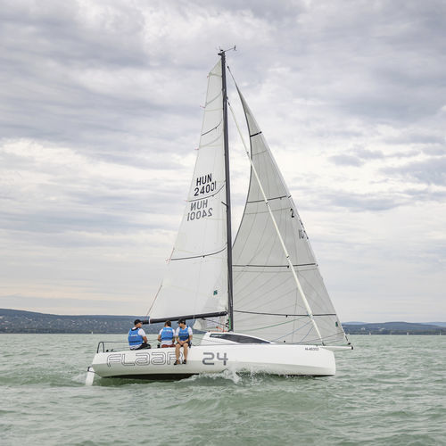 Segelboot für Kreuzfahrten - Flaar 24 - Flaar Performance Sailing - Regatta / 1 Kabine / Carbon