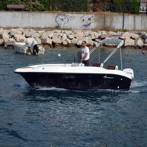 Außenborder-Konsolenboot - NIREUS Ω53 PLEASURE - LGK MARINE - mit Mittelkonsole / Freizeit / max. 8 Personen