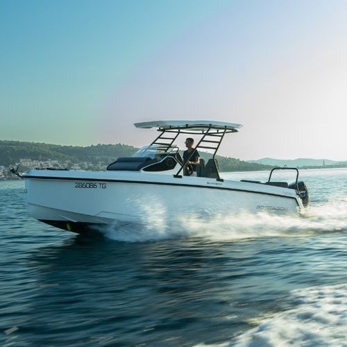 Außenborder-Konsolenboot - 25  - Protagon Yachts - mit Mittelkonsole / Tauch / Sonnendeck