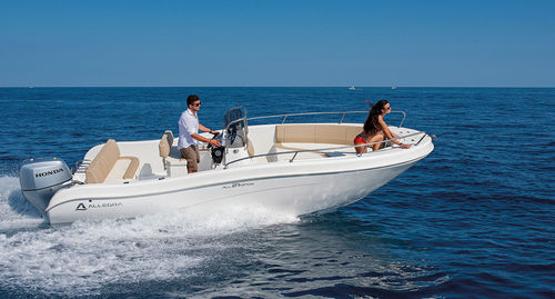 Außenborder-Konsolenboot - 21 - ALLEGRA BOATS - mit Mittelkonsole / max. 8 Personen / Sonnendeck