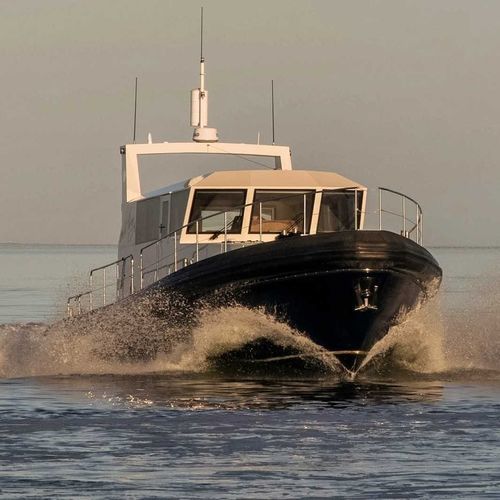 Patrouillenboot Berufsschiff - NG EXPLORER - Next Generation Shipyards - Innenborder / Festrumpf-Schlauchboot