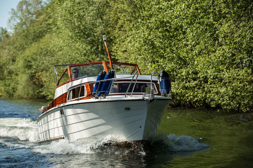 Cabin-Cruiser / Außenborder - Variant 707 - Bootsbau Schubert GmbH - Open / max. 6 Personen / Sonnendeck