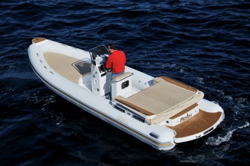 Innenborder-Schlauchboot - 23 EFB - NOAH SRL - halbstarr / mit Mittelkonsole / Sonnendeck