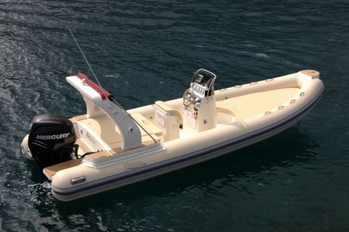 Außenborder-Schlauchboot - 23' - NOAH SRL - halbstarr / mit Mittelkonsole / Sonnendeck